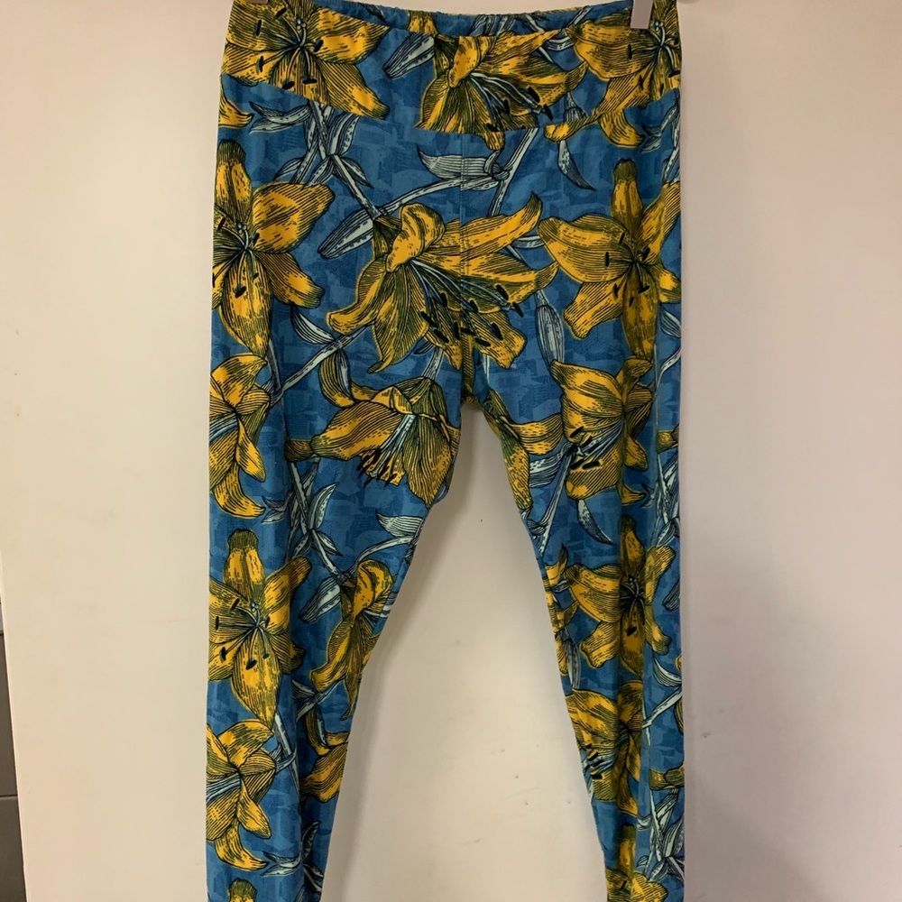 LulaRoe Tall & Curvy leggings